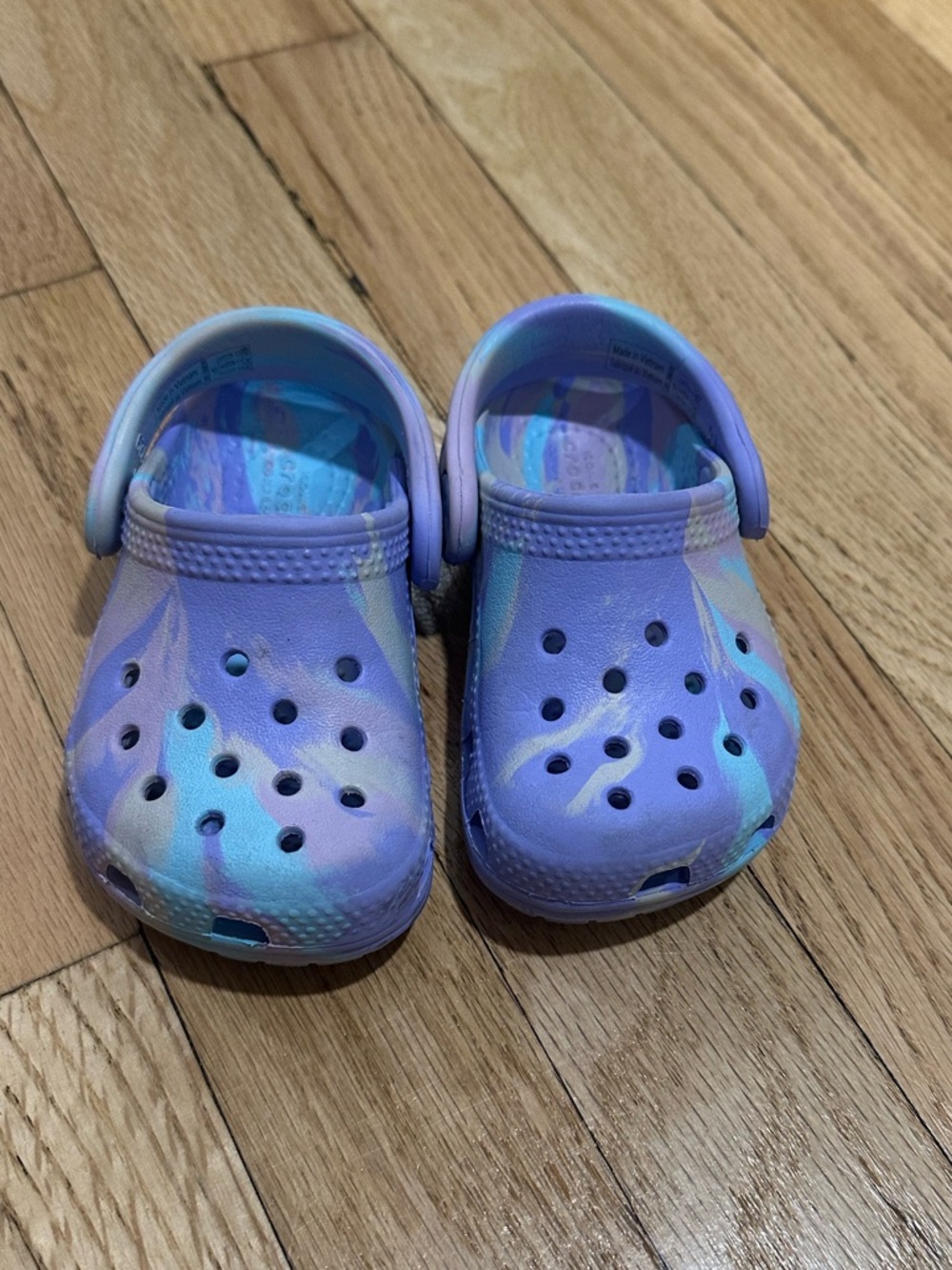Crocs Toddler Classic Marbled Purple Clog - little kid size 5